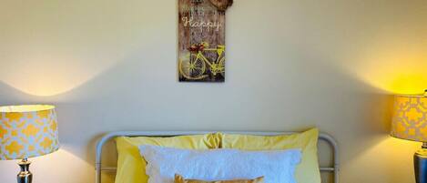 2 多间卧室、办公桌、熨斗/熨衣板、旅行婴儿床