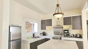 Private kitchen - The Downhill Tagaytay Resort (Tagaytay)