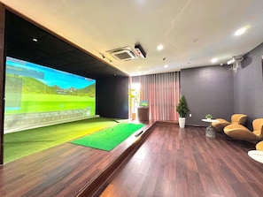 Indoor golf driving range - Happy One Central (Ho Chi Minh City)