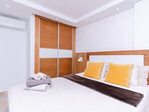 1 bedroom, iron/ironing board, Internet, bed sheets