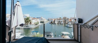 WELCS CASA ADOSADA 184 EMP en el canal