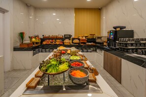 Daily buffet breakfast for a fee