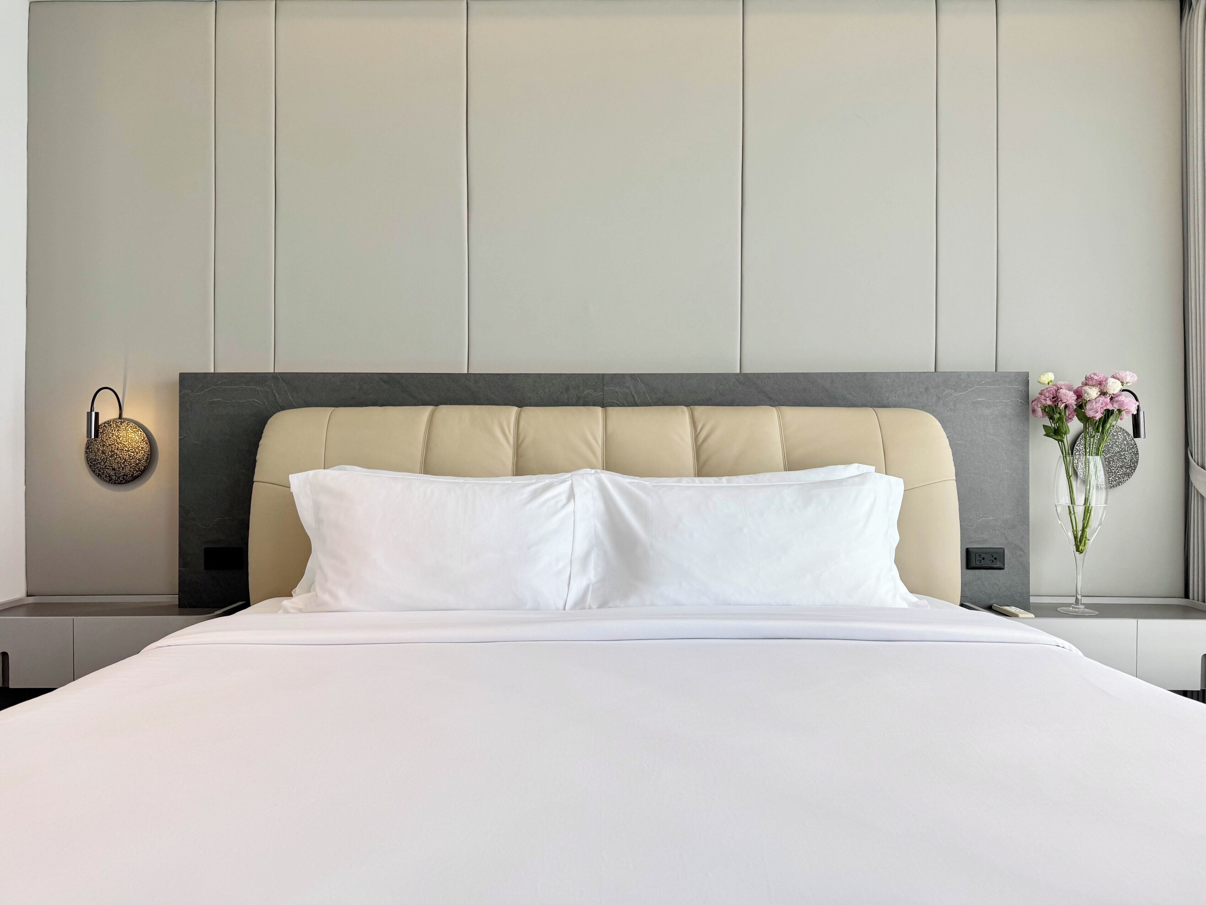 3 Bedroom Seaview Theater Suite | Premium bedding, desk, soundproofing, free WiFi