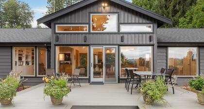 Perch - Cozy Vino Valley Vista Home with views & parking