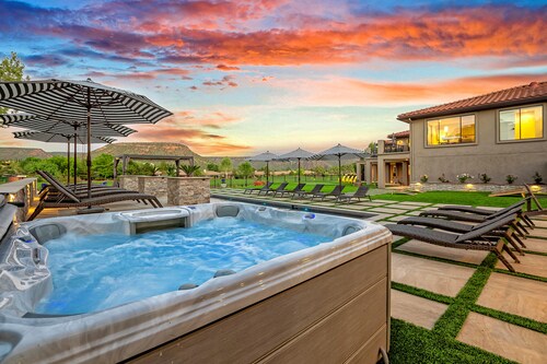 Fairway to Heaven - Views, heated pool, hot tub, game room & putting green