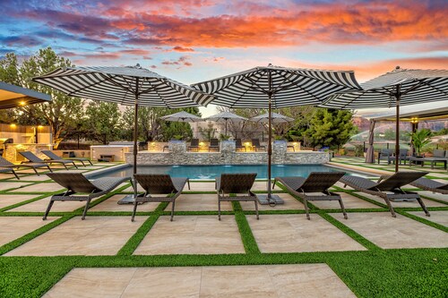 Fairway to Heaven - Views, heated pool, hot tub, game room & putting green