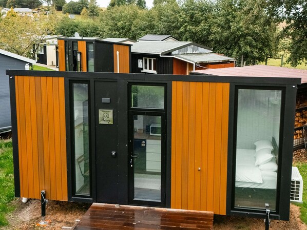 Exterior - Gold Nugget 2 by Tiny Away (Lawrence)