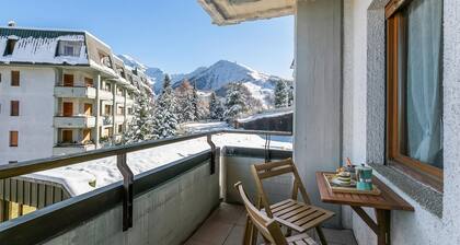 Wolf & Deer Apartment Ski-In Ski-Out 250m, Sestriere, Italy