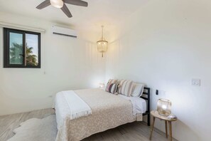 5 bedrooms, iron/ironing board, WiFi, bed sheets