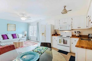 Interior - Serenity by the Sea  Private Beach Pets Welcome (Norfolk)