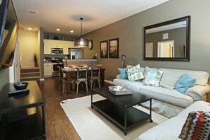 TV, offices - 3BR Disney Escape for Families (Kissimmee)