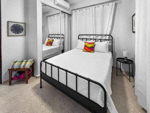 1 chambre, bureau, lit parapluie, Wi-Fi gratuit