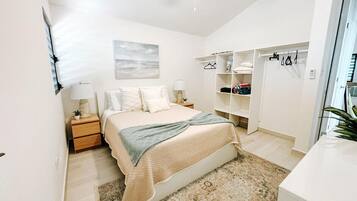 2 bedrooms, desk, free WiFi, bed sheets