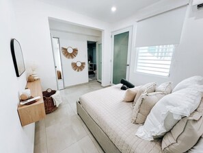 3 bedrooms, desk, travel cot, free WiFi