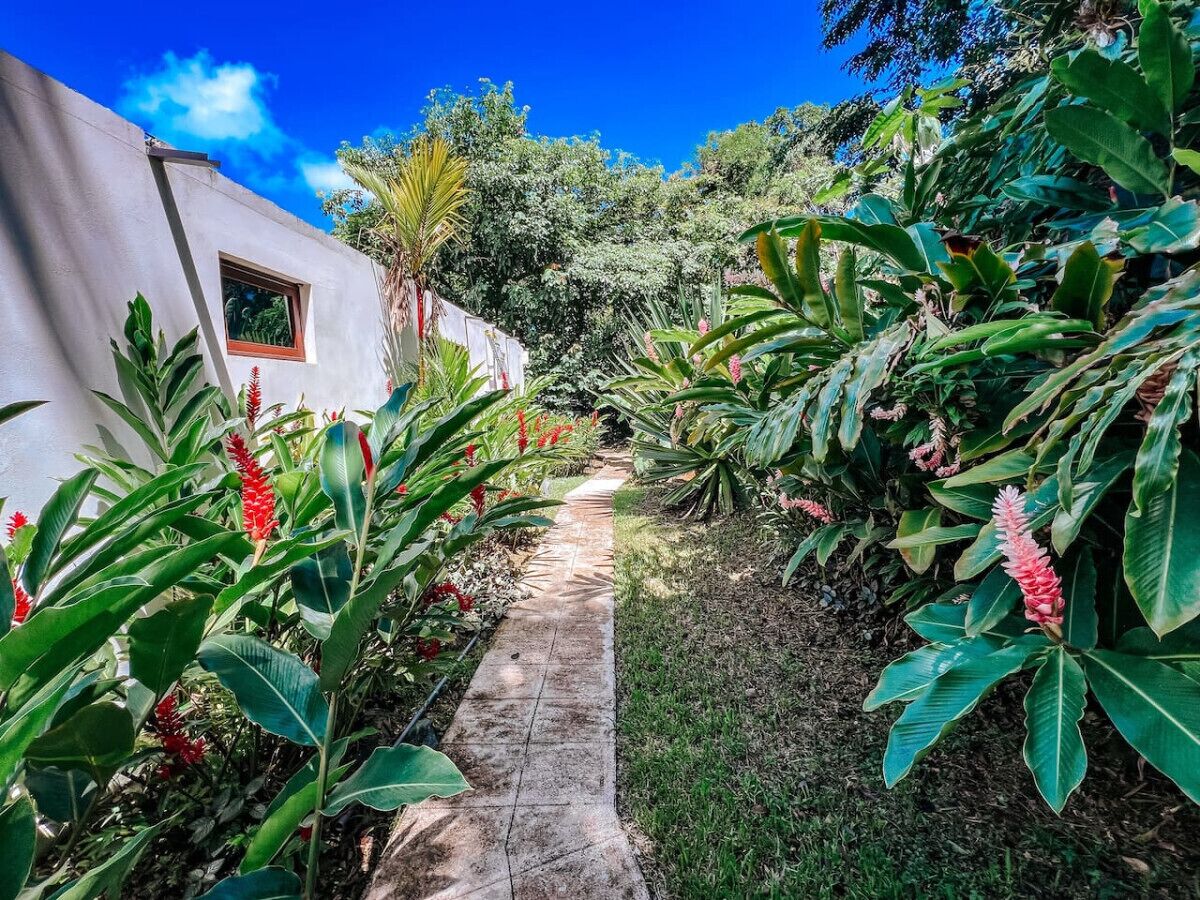 المنطقة المحيطة بالمنشأة