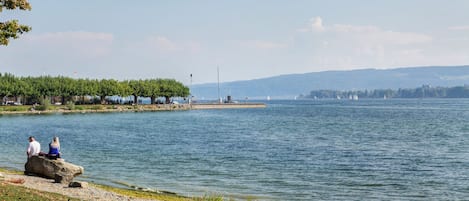 靠近海滩