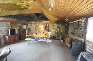 Interior - Holiday Home 'Zum Pferdestall' with Shared Pool, Shared Terrace and Wi-Fi (Dreetz)