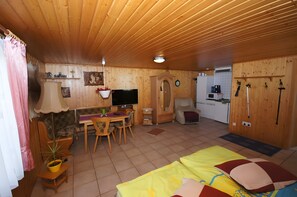 1 bedroom, free WiFi, bed sheets - Holiday Home 'Zum Pferdestall' with Shared Pool, Shared Terrace and Wi-Fi (Dreetz)