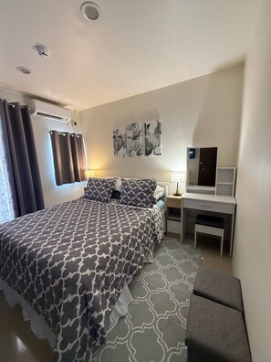 2 habitaciones, escritorio, tabla de planchar con plancha y wifi gratis 