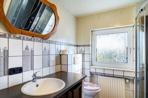 Douche, serviettes fournies