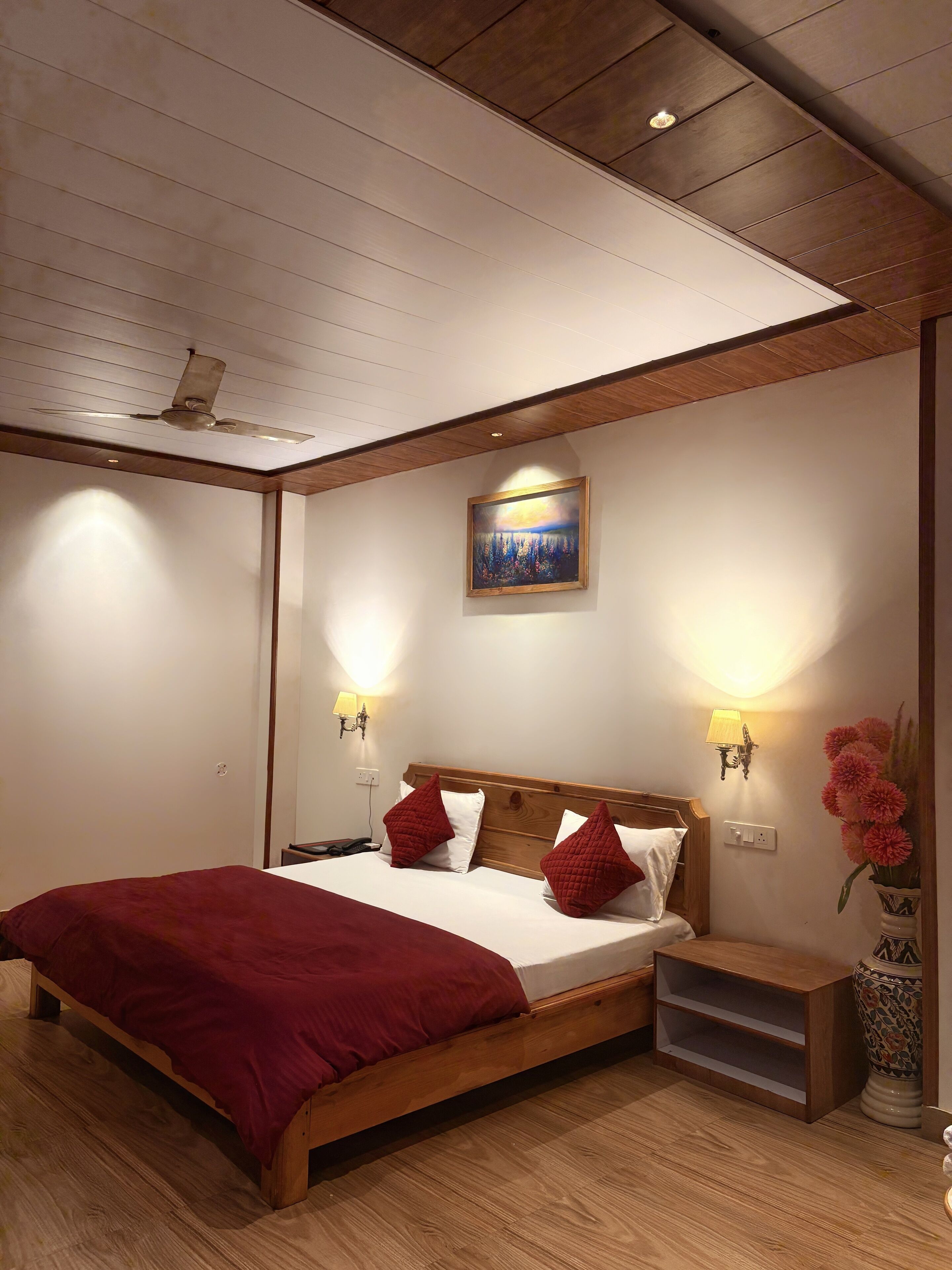 Luxury Room, Mountain View | Laptop workspace, free WiFi