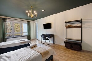 3 bedrooms, free WiFi, bed sheets