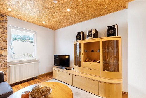 Apartment 'Ferienwohnung Nickel' with Wi-Fi