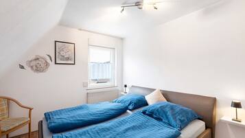 2 makuuhuonetta, silitysrauta/-lauta, ilmainen Wi-Fi, vuodevaatteet