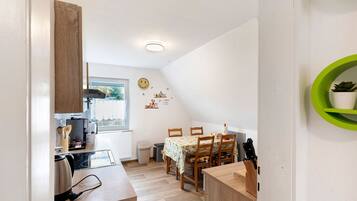 Frigorífic, microones, forn i placa de cuina