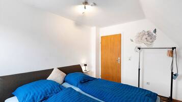 2 dormitoris, planxa i posts de planxar, wifi gratuïta i roba de llit