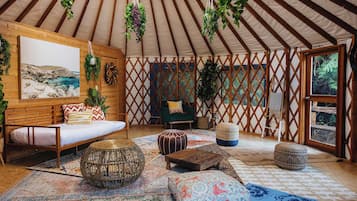 6 quartos, escrivaninha, berço de viagem, Wi-Fi