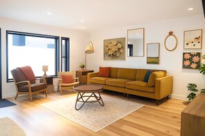 テレビ、書斎 / ワークスペース