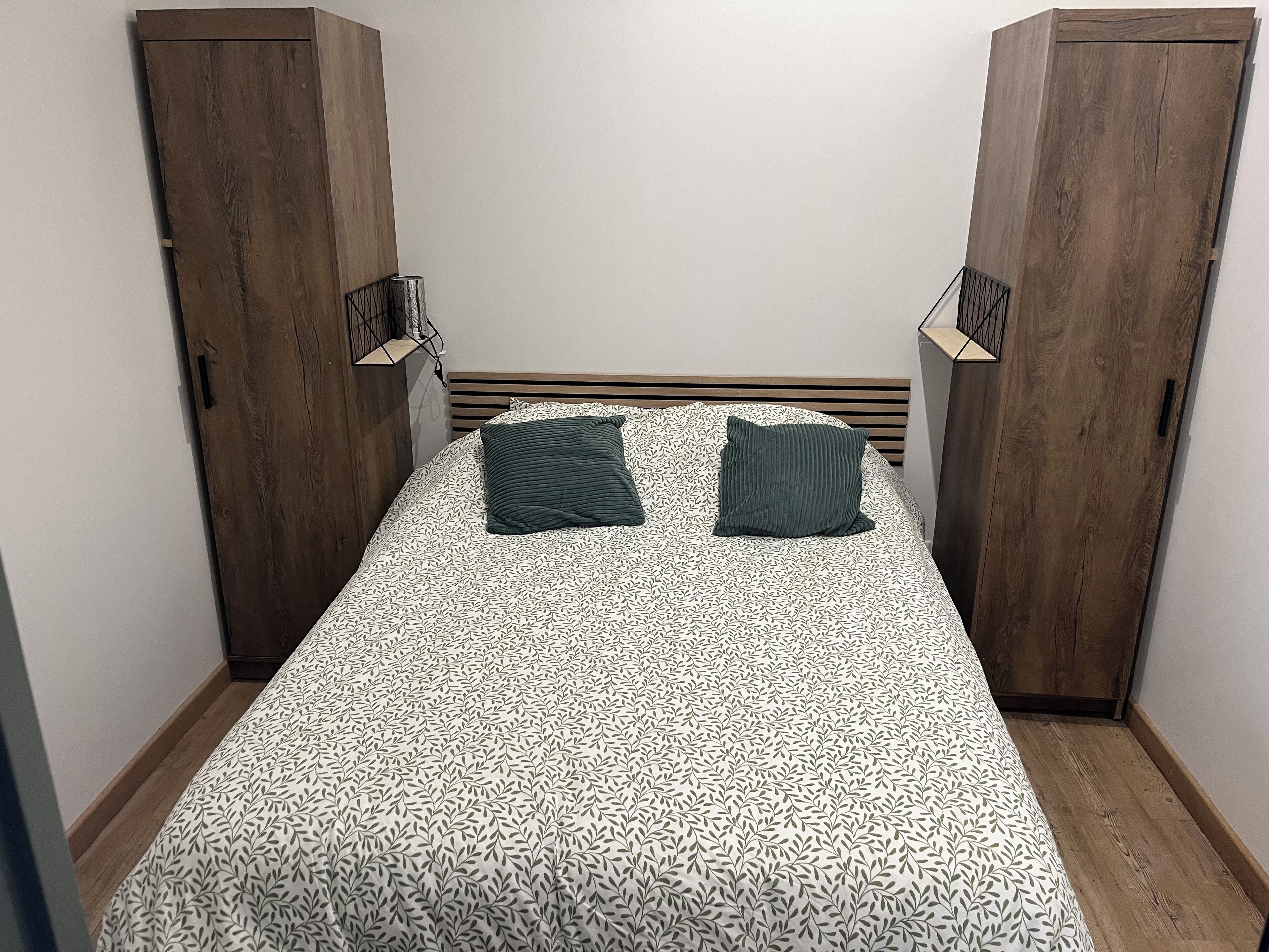 1 soverom, strykejern/-brett, wi-fi (inkludert) og sengetøy