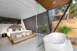 Premium Partial Sea-view With Bathtub | Escritorio, espacio para trabajar con un portátil, wifi gratis