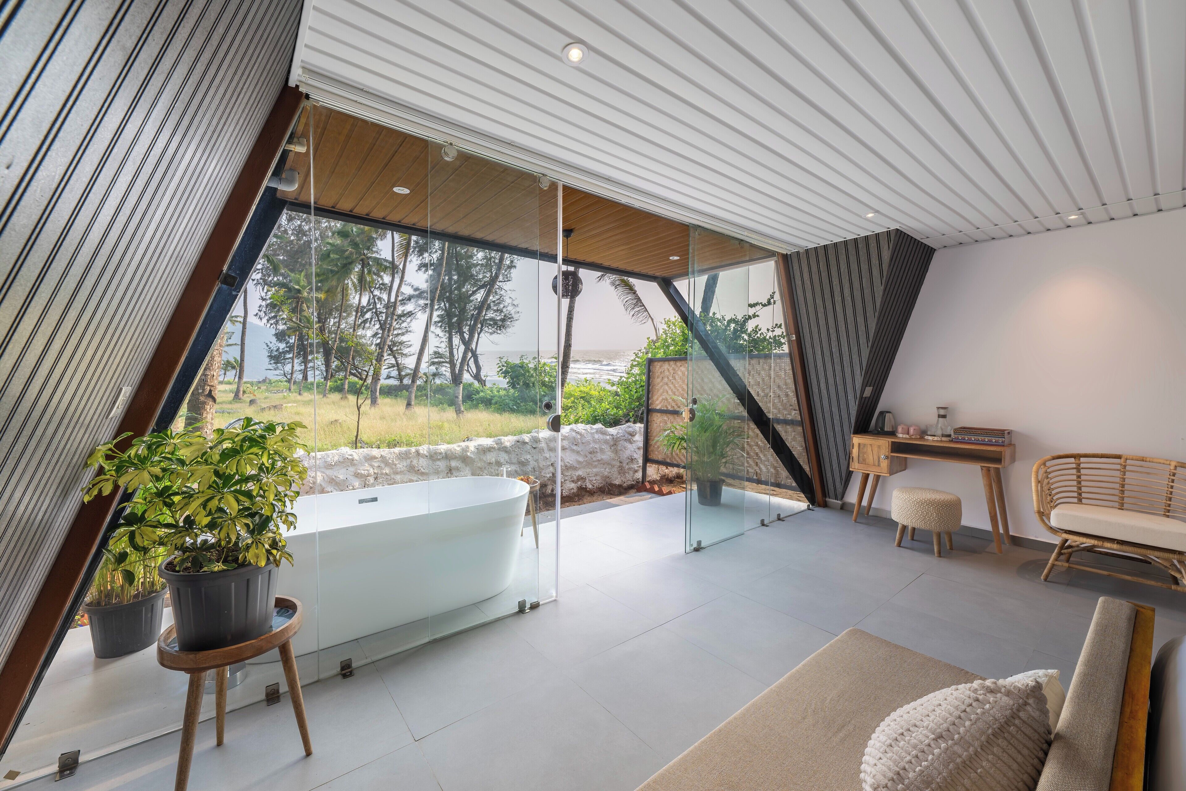 Premium Partial Sea-view With Bathtub | 部屋からの景観