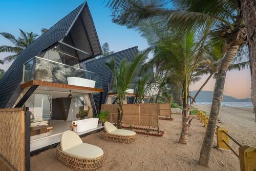 Premium Seafront With Bathtub | Vista balcone