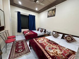 Family Room | Free WiFi