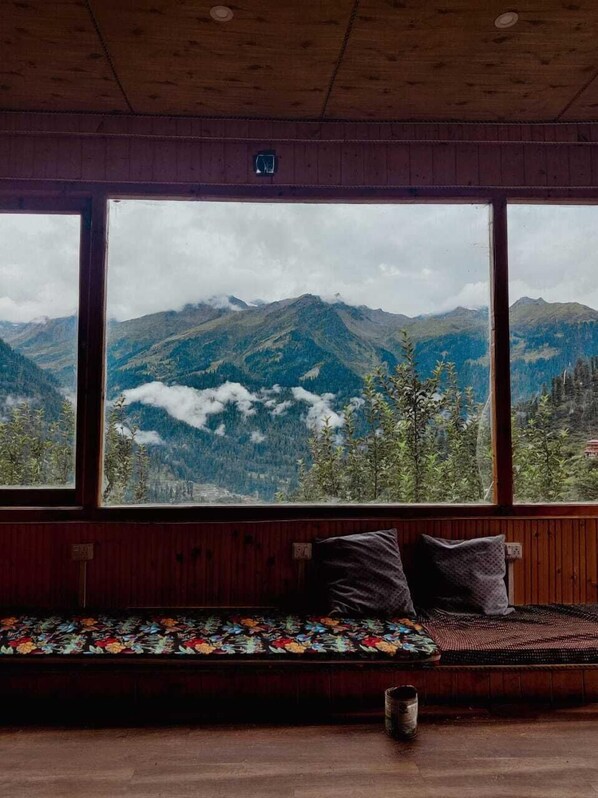 Living area - The FullMoon Cafe (Bhuntar)