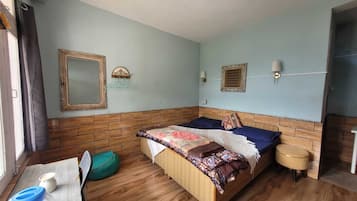 Kamar Double Klasik, 1 Tempat Tidur Double, Boleh Merokok, pemandangan gunung | Wi-Fi gratis dan seprai linen