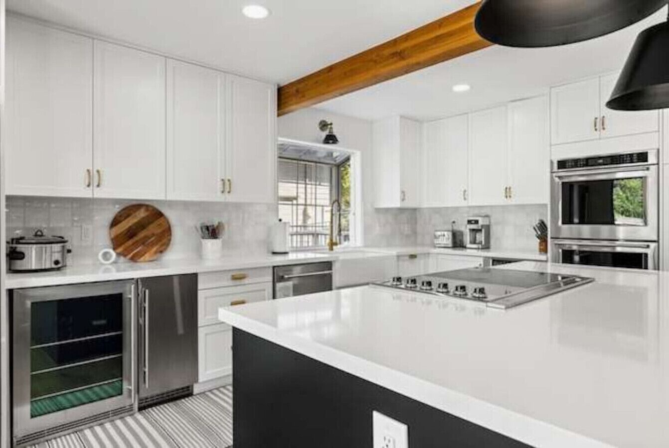 雪櫃、微波爐、焗爐、爐具