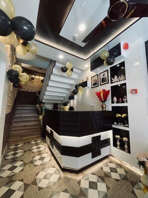 Reception - Hotel Golden Palm by Rattan's 1925 (Srinagar)