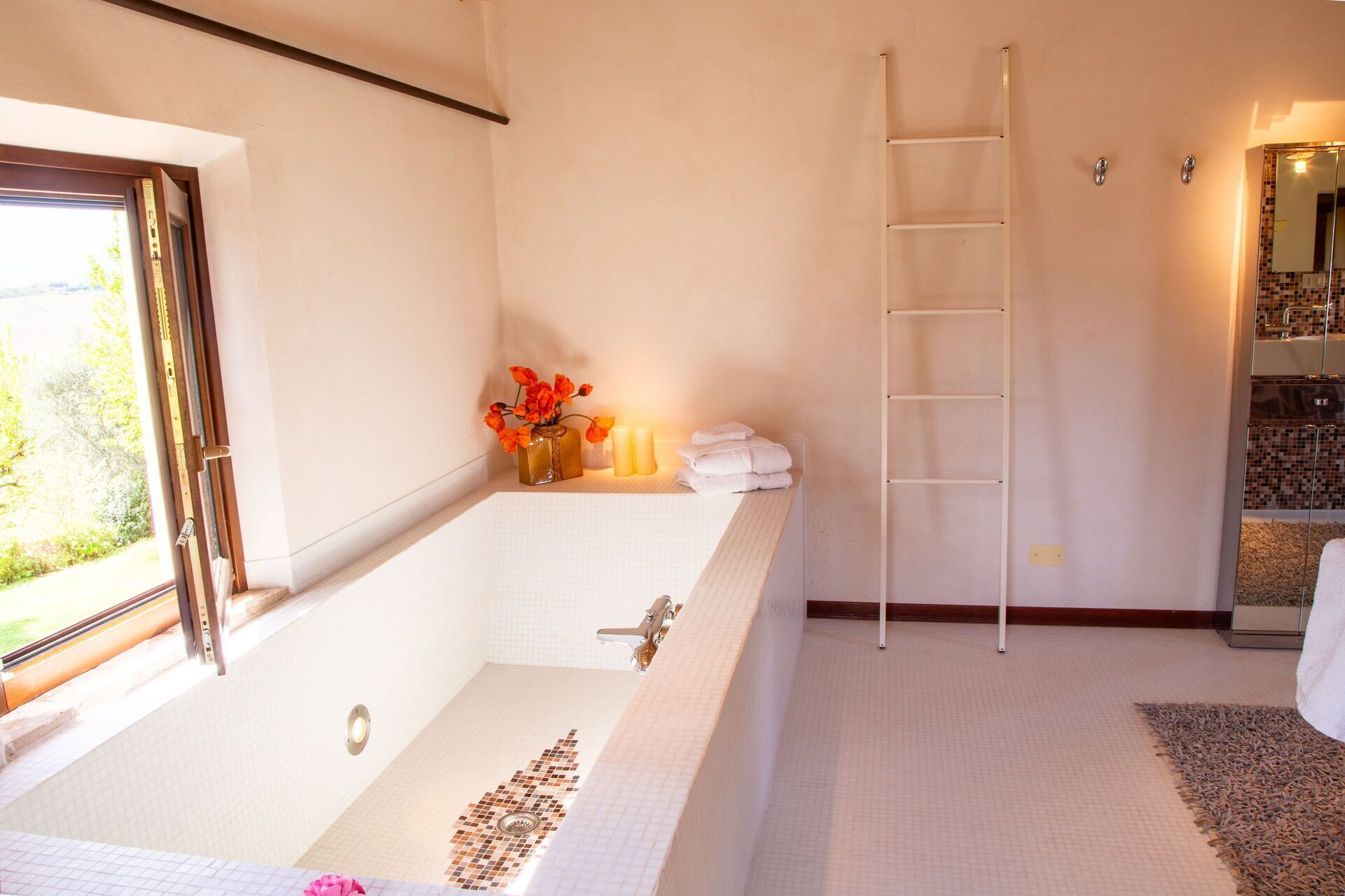 Douche, sèche-cheveux, bidet