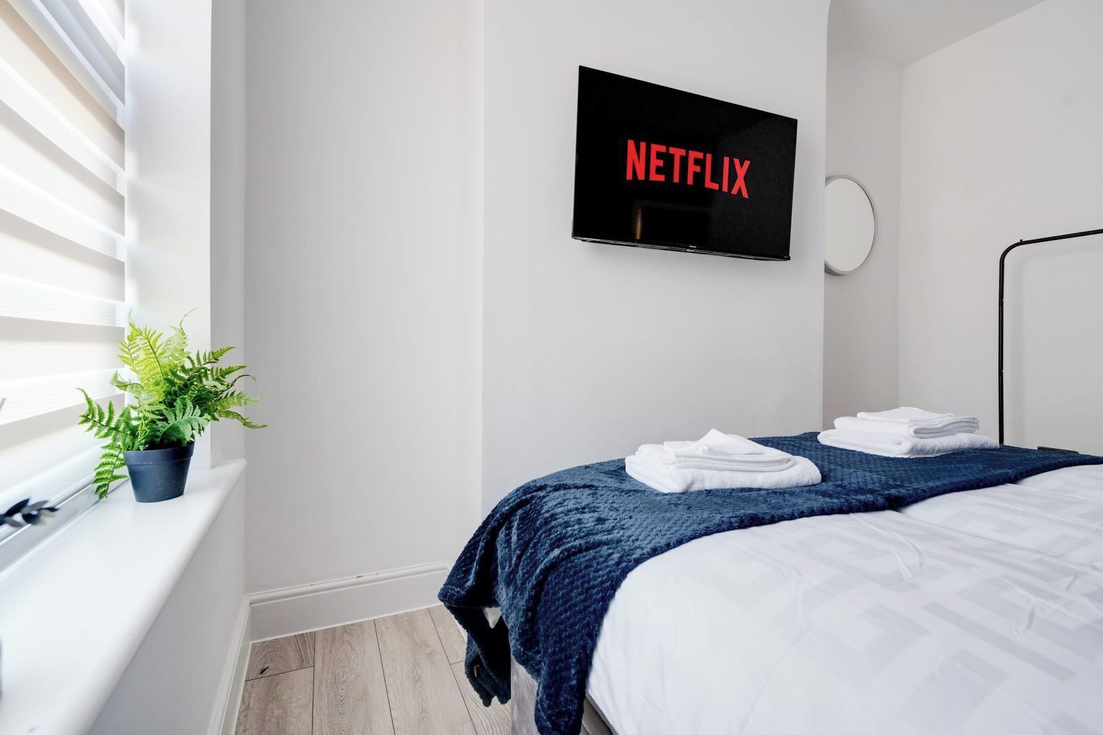 3 bedrooms, iron/ironing board, WiFi, bed sheets