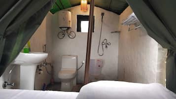 Basic Tent, Valley View | Bathroom | Shower, towels, soap, shampoo