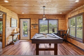 Billiards - Private 15 Acres w Pond Hot Tub Game Room (Pigeon Forge)