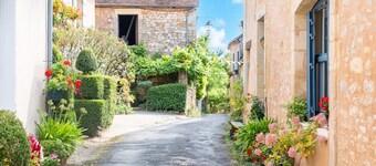 Charmerende sommerhus med privat pool