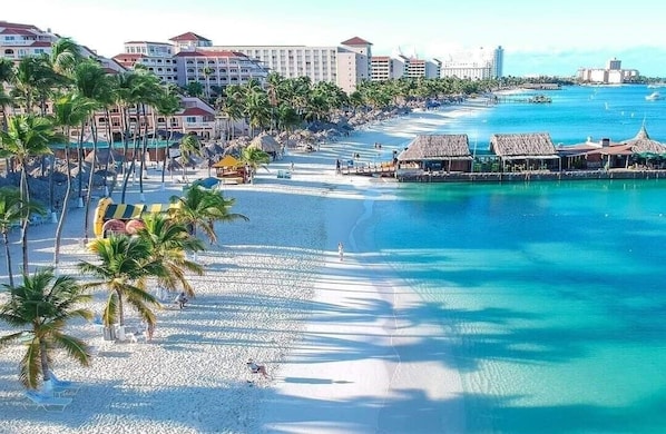 Beach nearby, sun loungers, beach towels