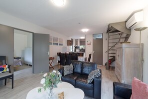 Smart TV - Holiday home: Bubbles, Bounce and Relax (Wemeldinge)