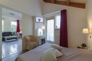 4 室のベッドルーム、WiFi (無料)