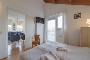 4 bedrooms, free WiFi